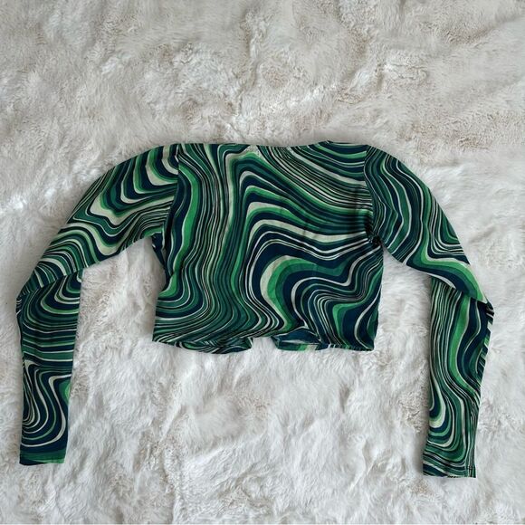 MOTEL Rocks size s green trippy print long sleeve button up crop top - Picture 4 of 7